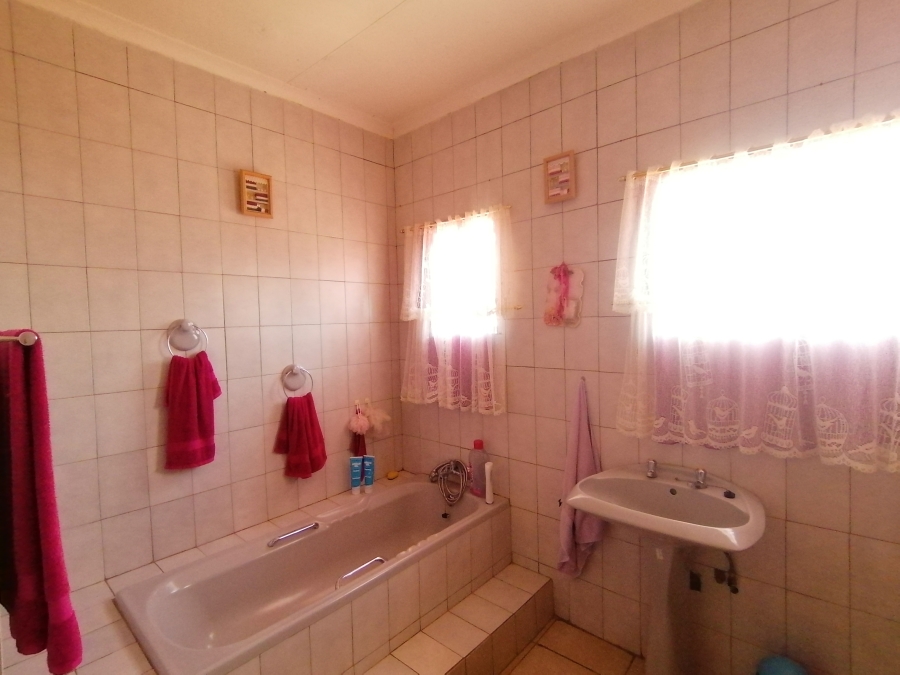 4 Bedroom Property for Sale in Stilfontein Ext 4 North West